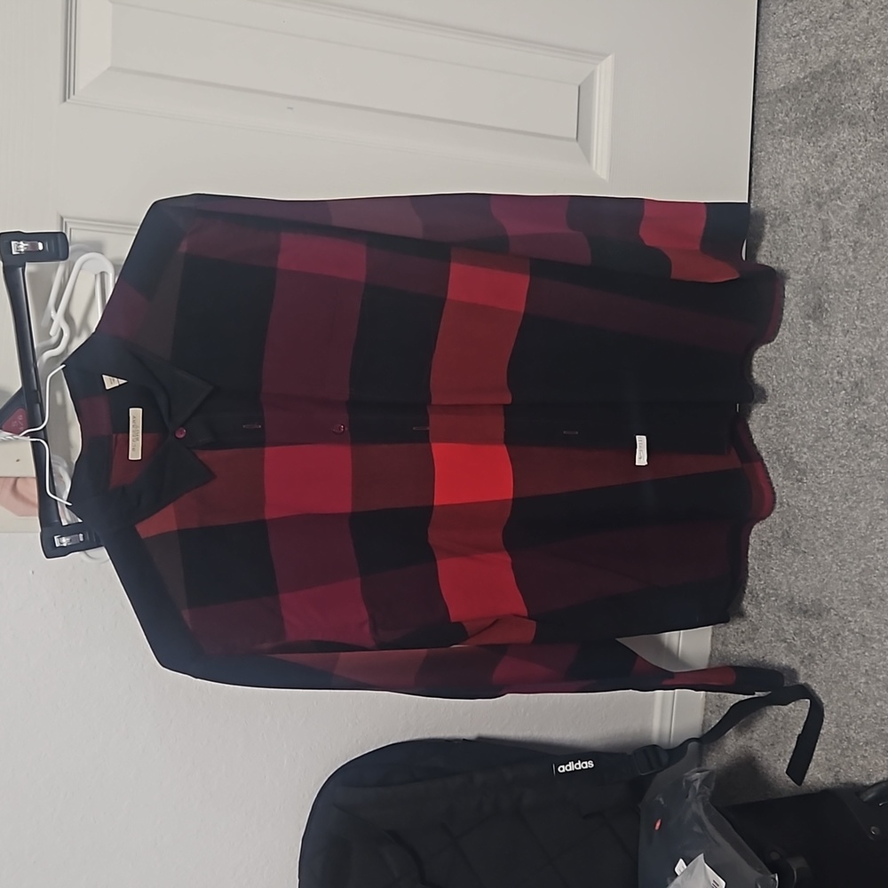 Red and Black Burberry collar